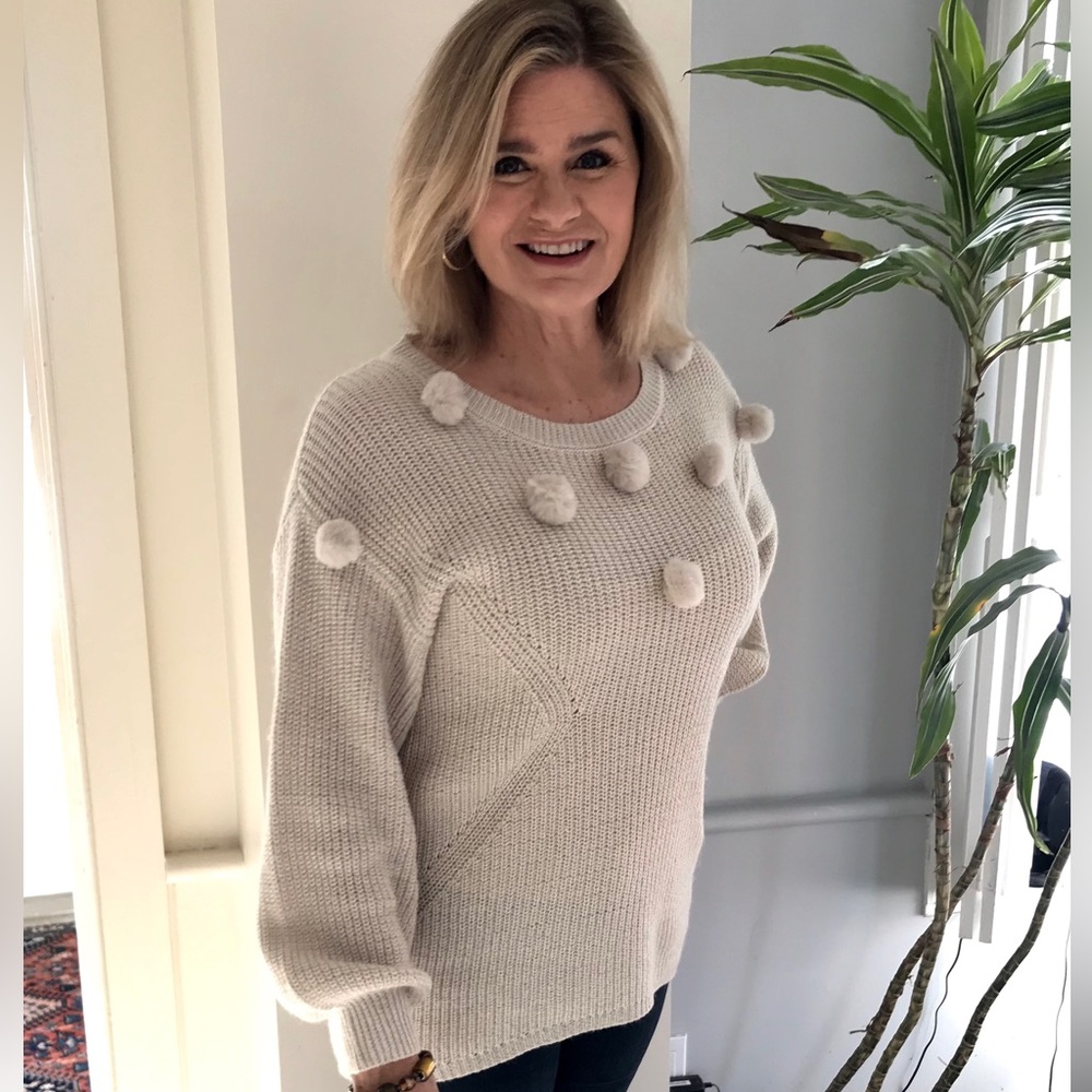 EUC Cream Furry Pom Pom sweater OATMEAL US M